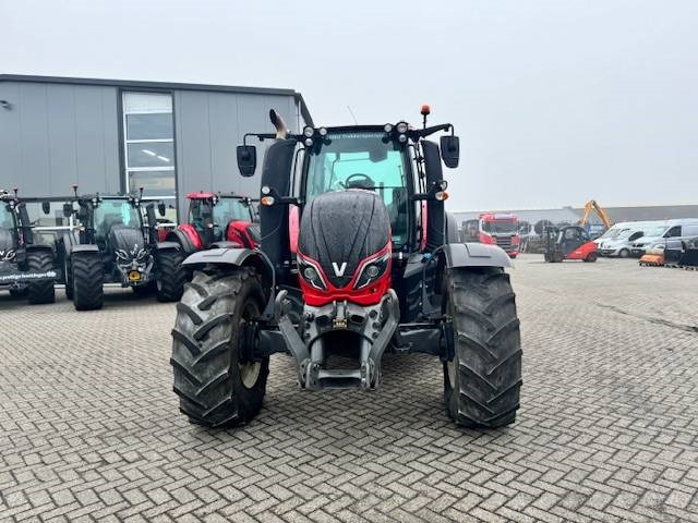 Valtra T144 Hitech - Tracteur agricole: photos 5 Valtra T144 Hitech - Tracteur agricole: photos 5