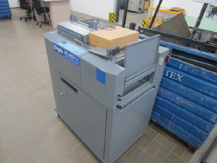 FINISHER FÜR DIGITALEN FARBDRUCK DUPLO DC-615 PRO (nur schneiden) - Machine d'impression: photos 3 FINISHER FÜR DIGITALEN FARBDRUCK DUPLO DC-615 PRO (nur schneiden) - Machine d'impression: photos 3