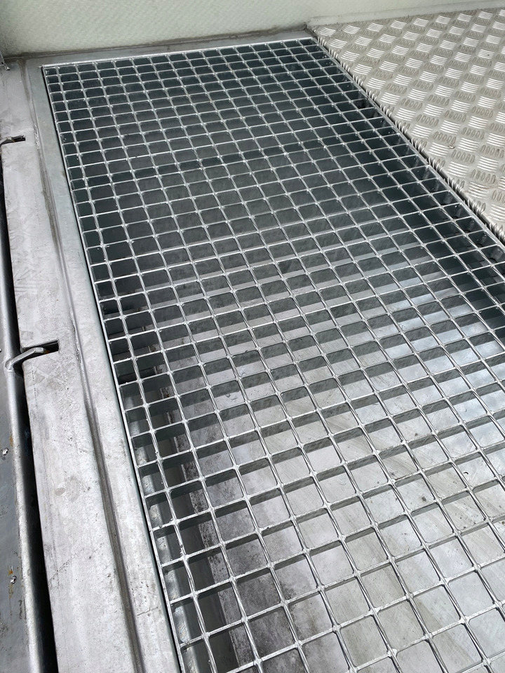 Remorque bétaillère neuf PRZYCZEPA DO PRZEWOZU ŚWIŃ / BYDŁA, DMC 2700 / TRAILER FOR TRANSPORTING PIGS / CATTLE, DMC 2700: photos 8 Remorque bétaillère neuf PRZYCZEPA DO PRZEWOZU ŚWIŃ / BYDŁA, DMC 2700 / TRAILER FOR TRANSPORTING PIGS / CATTLE, DMC 2700: photos 8