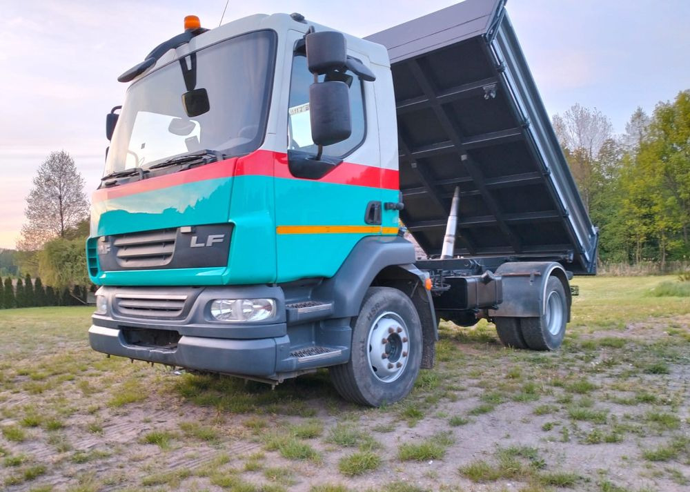 DAF LF 55.220 - Camion benne: photos 1 DAF LF 55.220 - Camion benne: photos 1