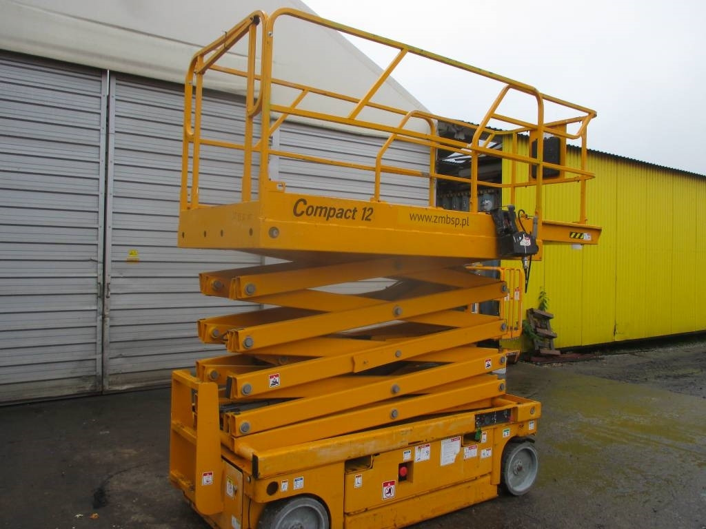 Haulotte Compact 12  - Nacelle ciseaux: photos 2 Haulotte Compact 12  - Nacelle ciseaux: photos 2