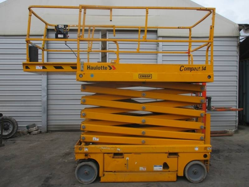 Haulotte Compact 14  - Nacelle ciseaux: photos 1 Haulotte Compact 14  - Nacelle ciseaux: photos 1