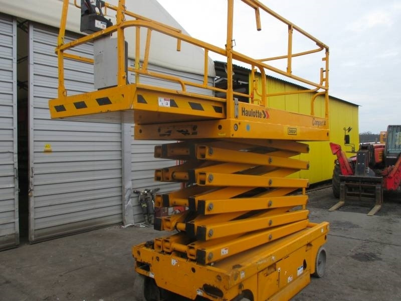 Haulotte Compact 14  - Nacelle ciseaux: photos 2 Haulotte Compact 14  - Nacelle ciseaux: photos 2