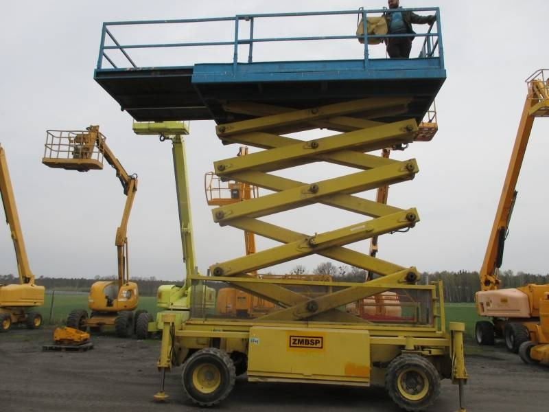 Holland Lift B 165 DL 24  - Nacelle ciseaux: photos 1 Holland Lift B 165 DL 24  - Nacelle ciseaux: photos 1