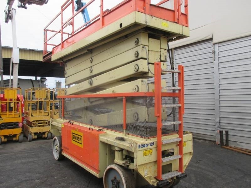 JLG Liftlux 180-12 - Nacelle ciseaux: photos 4 JLG Liftlux 180-12 - Nacelle ciseaux: photos 4
