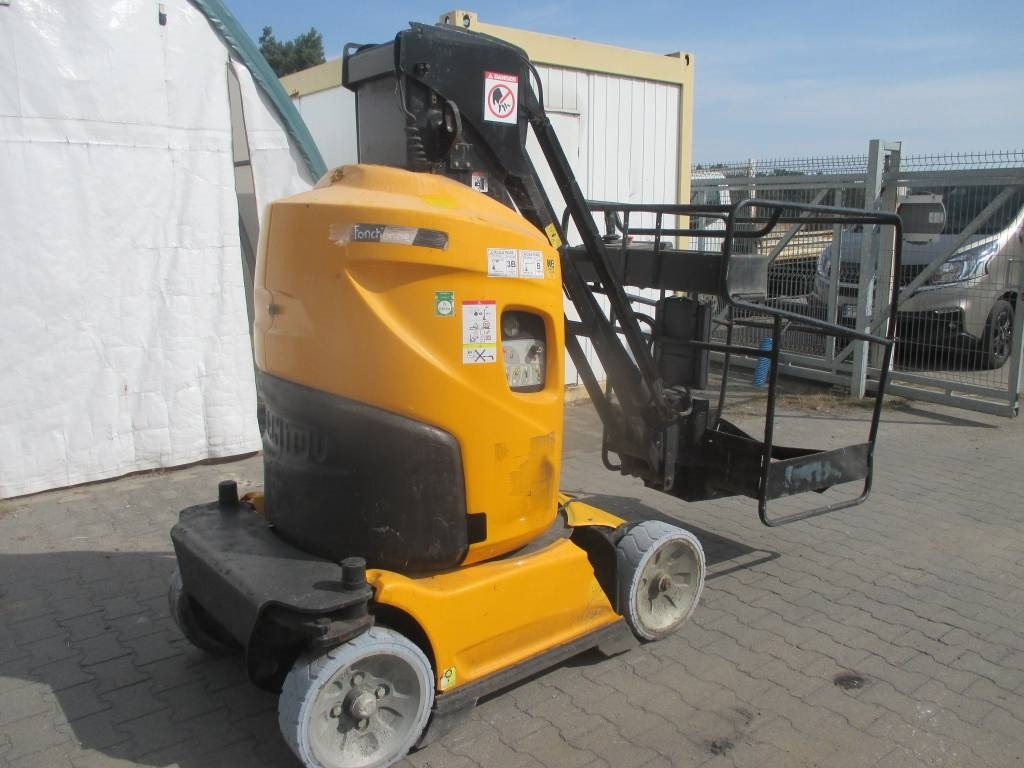 Manitou 100 VJR  - Nacelle à mât vertical: photos 2 Manitou 100 VJR  - Nacelle à mât vertical: photos 2