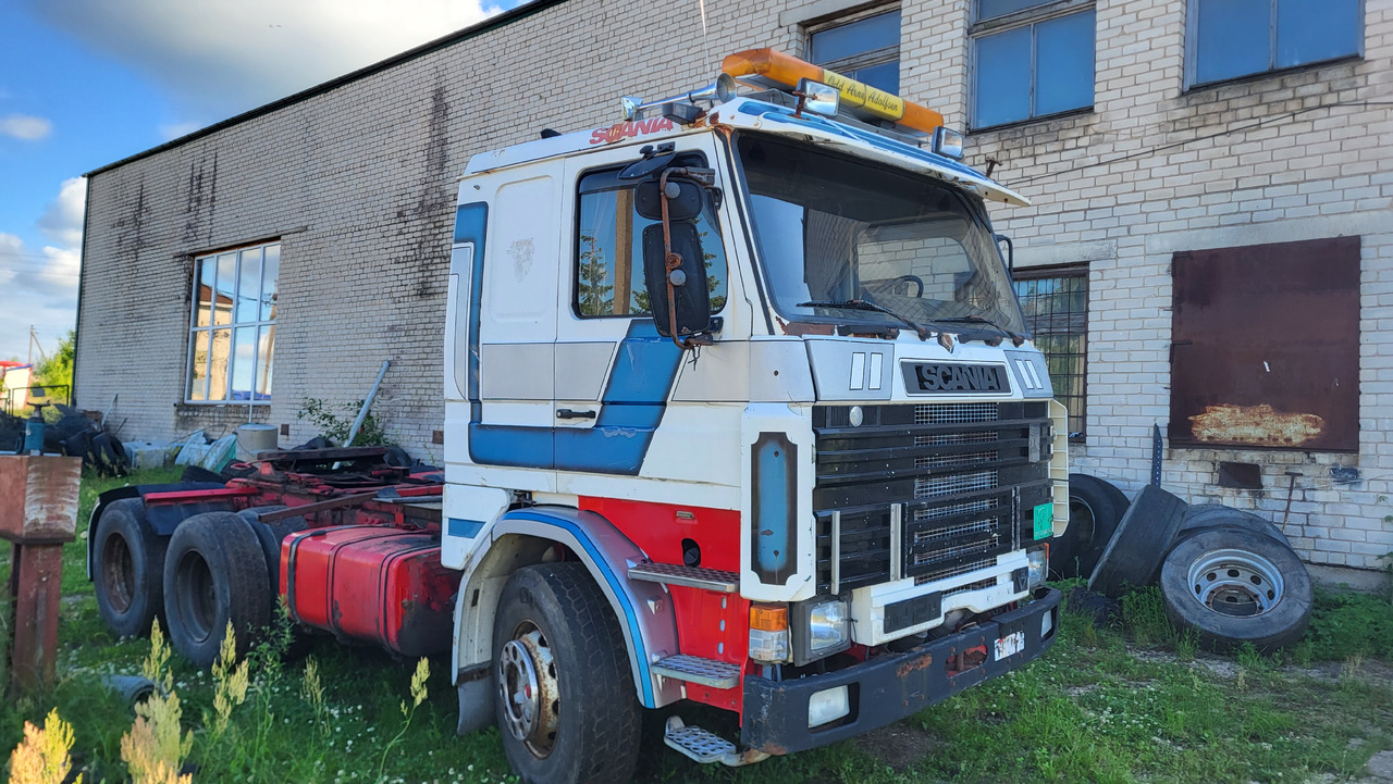 SCANIA R 142 H 6X2 SU KRANU - Tracteur routier: photos 1 SCANIA R 142 H 6X2 SU KRANU - Tracteur routier: photos 1