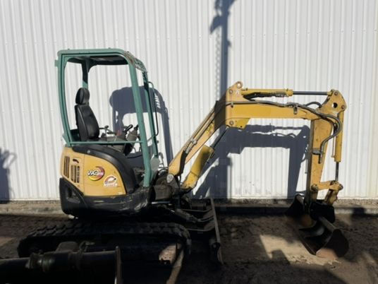 Yanmar VIO25-4 Canopy - Mini pelle: photos 1 Yanmar VIO25-4 Canopy - Mini pelle: photos 1