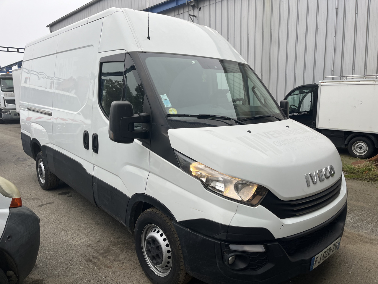 Iveco 35-180 35s18 11M3 - Fourgon utilitaire: photos 4 Iveco 35-180 35s18 11M3 - Fourgon utilitaire: photos 4
