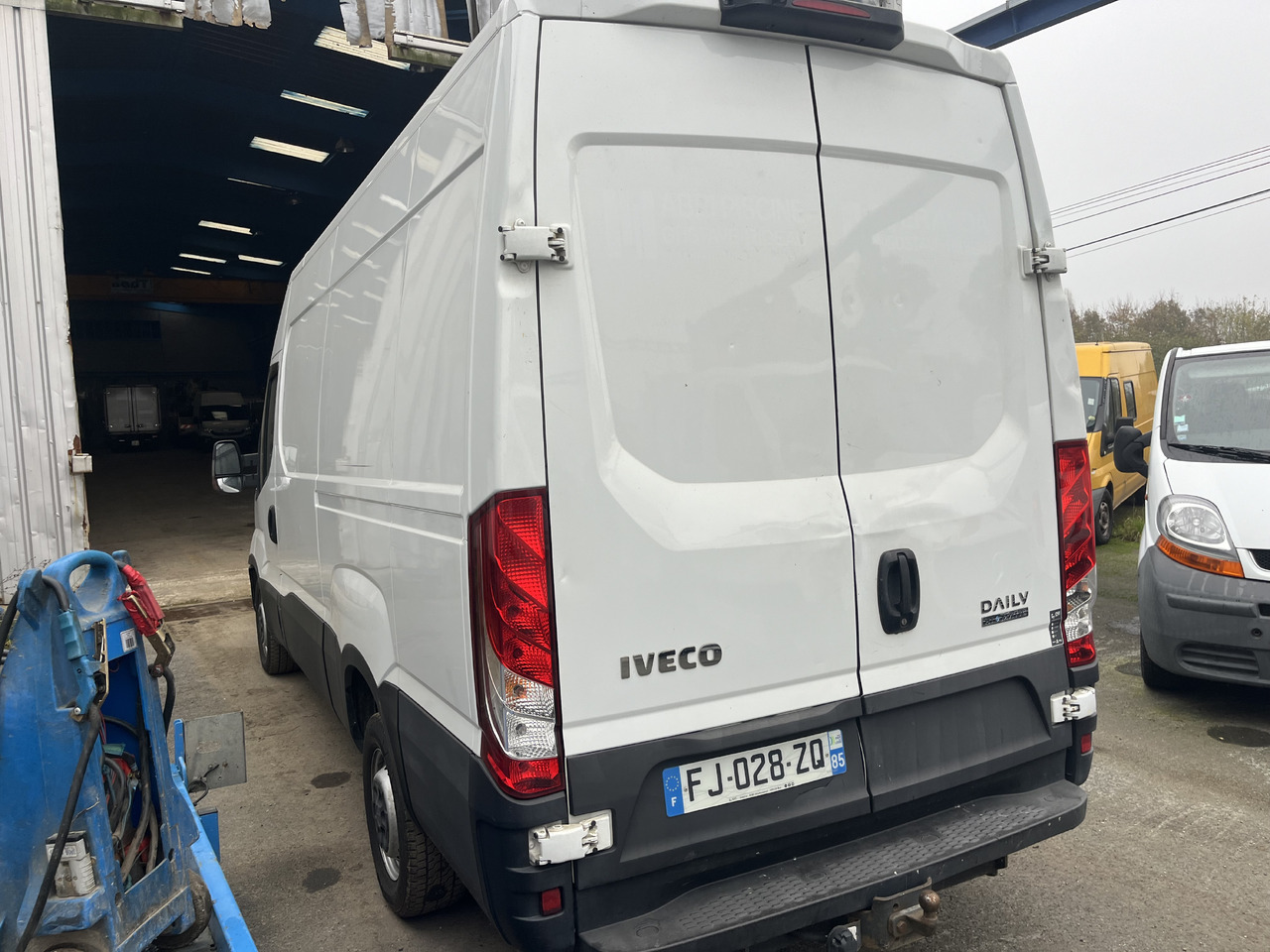 Iveco 35-180 35s18 11M3 - Fourgon utilitaire: photos 3 Iveco 35-180 35s18 11M3 - Fourgon utilitaire: photos 3