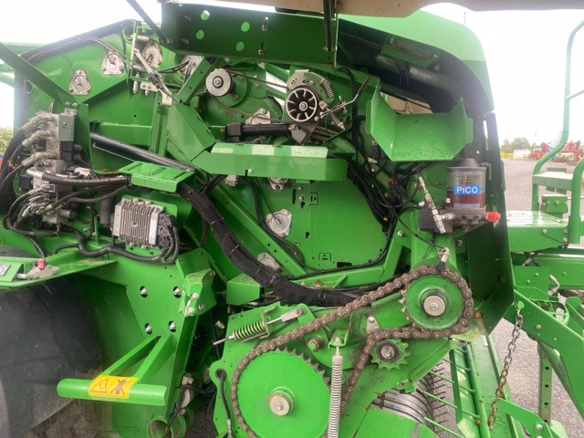 JOHN DEERE C441R - Presse à balles rondes, Enrubanneuse: photos 3 JOHN DEERE C441R - Presse à balles rondes, Enrubanneuse: photos 3