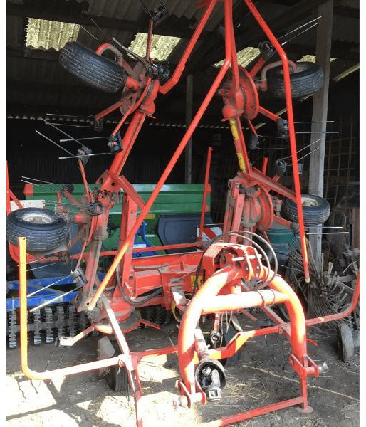 KUHN GF5801 - Faneuse: photos 1 KUHN GF5801 - Faneuse: photos 1