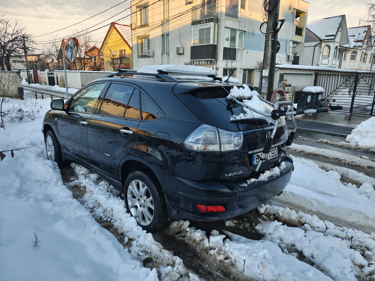 SUV Lexus RX 400H: photos 6