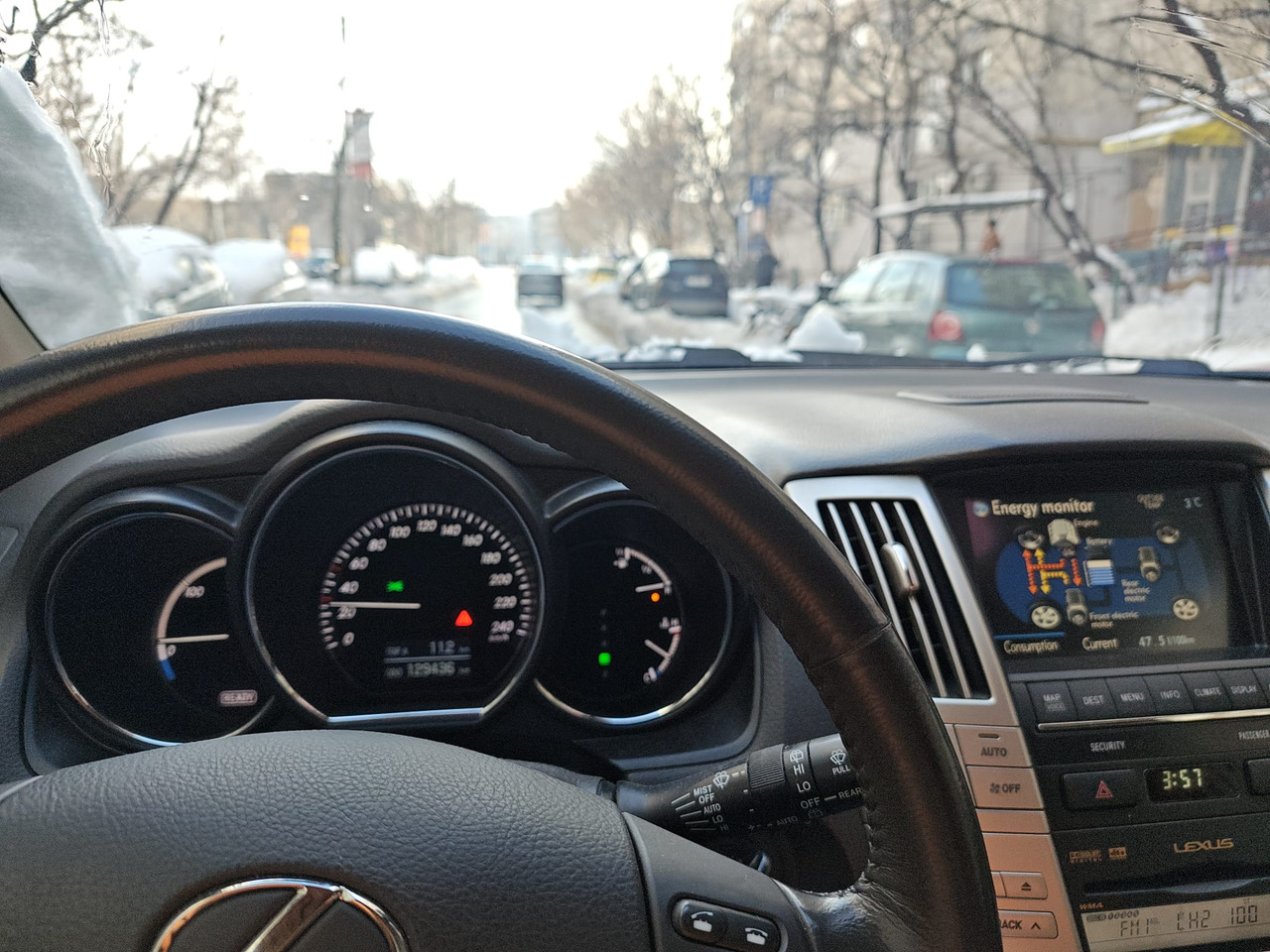 SUV Lexus RX 400H: photos 10