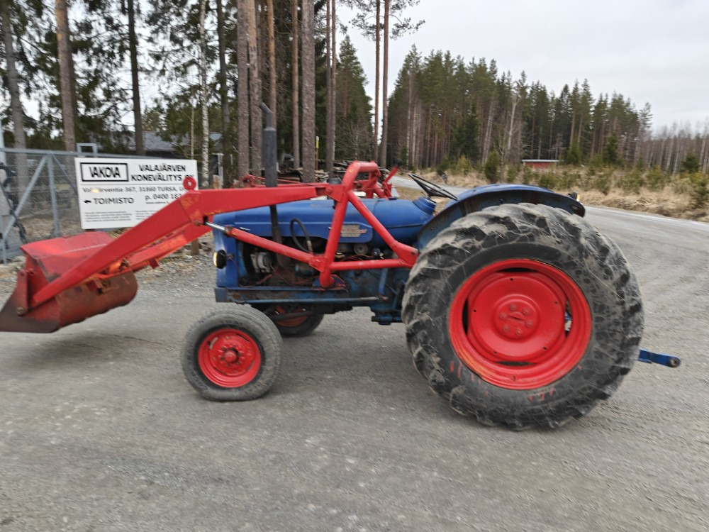 FORDSON Power Major - Tracteur agricole: photos 2 FORDSON Power Major - Tracteur agricole: photos 2