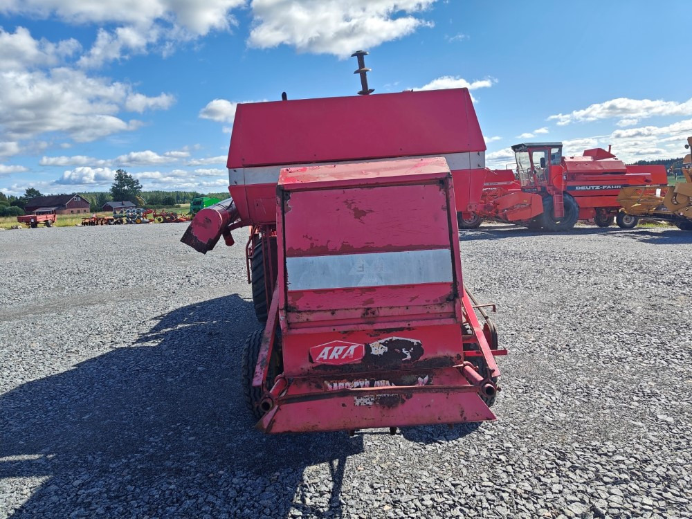 Massey Ferguson 187 Katso video! - Moissonneuse-batteuse: photos 3 Massey Ferguson 187 Katso video! - Moissonneuse-batteuse: photos 3