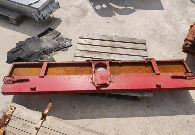 Peräkärryn metallilaita - K 42cm ja L 205cm - Carrosserie et extérieur pour Benne agricole: photos 2 Peräkärryn metallilaita - K 42cm ja L 205cm - Carrosserie et extérieur pour Benne agricole: photos 2