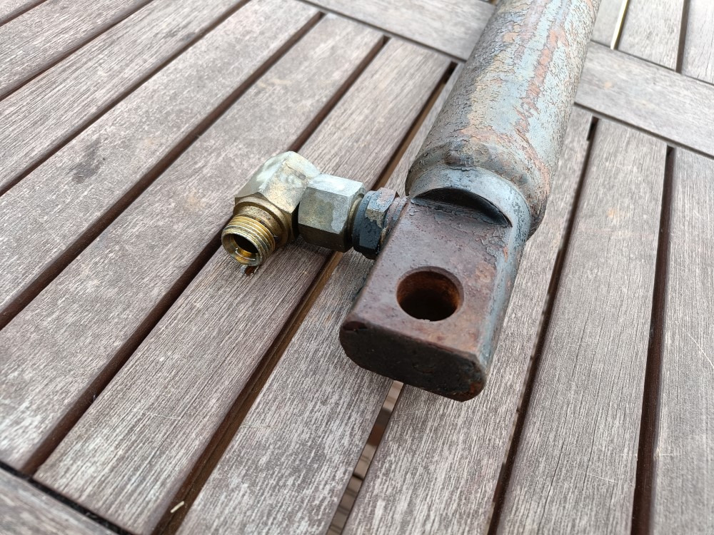 Överum CV398H paluuauran laukaisusylinteri - Pièces de rechange pour Machine agricole: photos 5 Överum CV398H paluuauran laukaisusylinteri - Pièces de rechange pour Machine agricole: photos 5