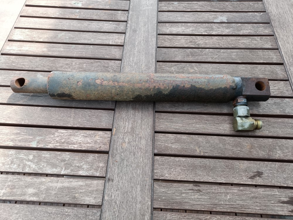 Överum CV398H paluuauran laukaisusylinteri - Pièces de rechange pour Machine agricole: photos 1 Överum CV398H paluuauran laukaisusylinteri - Pièces de rechange pour Machine agricole: photos 1