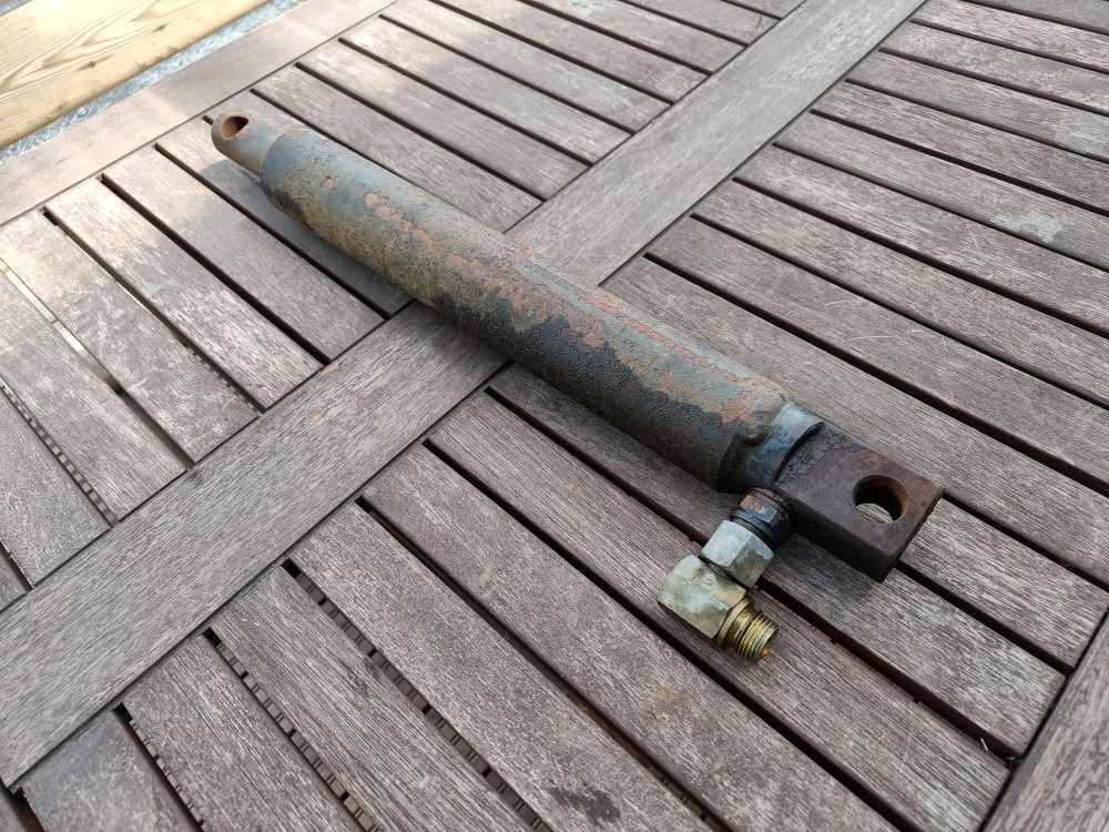 Överum CV398H paluuauran laukaisusylinteri - Pièces de rechange pour Machine agricole: photos 2 Överum CV398H paluuauran laukaisusylinteri - Pièces de rechange pour Machine agricole: photos 2