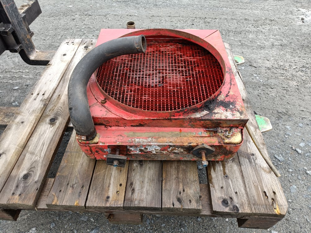 Sampo 410 jäähdytin - Radiateur pour Moissonneuse-batteuse: photos 5 Sampo 410 jäähdytin - Radiateur pour Moissonneuse-batteuse: photos 5