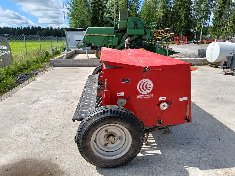 Simulta Junkkari 250cm kylvölannoitin - Combiné de semis: photos 4 Simulta Junkkari 250cm kylvölannoitin - Combiné de semis: photos 4