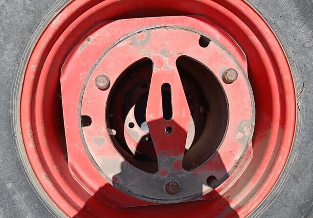 Roue complète pour Machine agricole Taurus Paripyörät 18.4R38 todella hyväkuntoiset Fendt Farmer 312LSA sopivat: photos 8