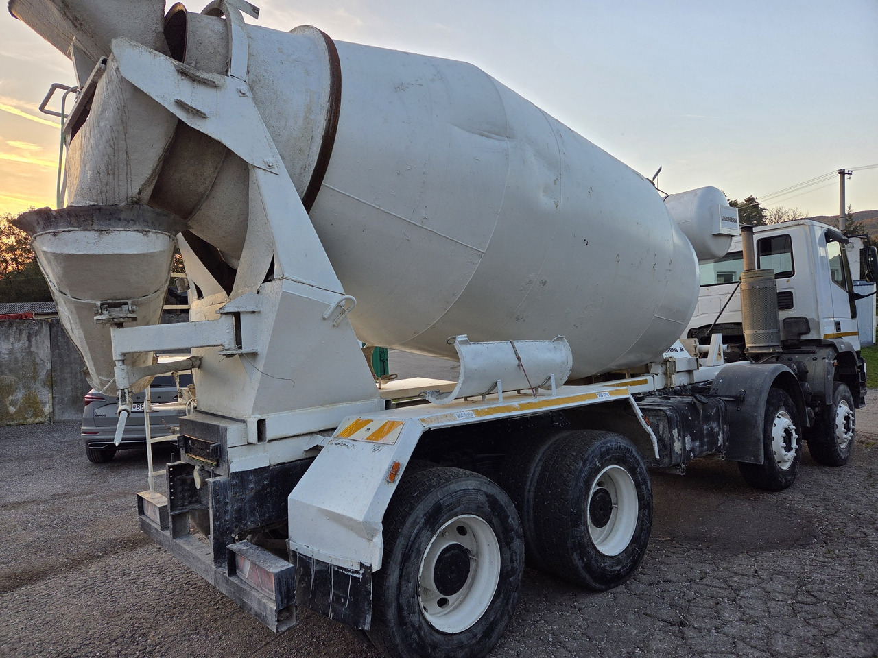 IVECO EURO TRAKKER MP340E35HB 8x4 MIX (chassis ) - Camion malaxeur: photos 4 IVECO EURO TRAKKER MP340E35HB 8x4 MIX (chassis ) - Camion malaxeur: photos 4