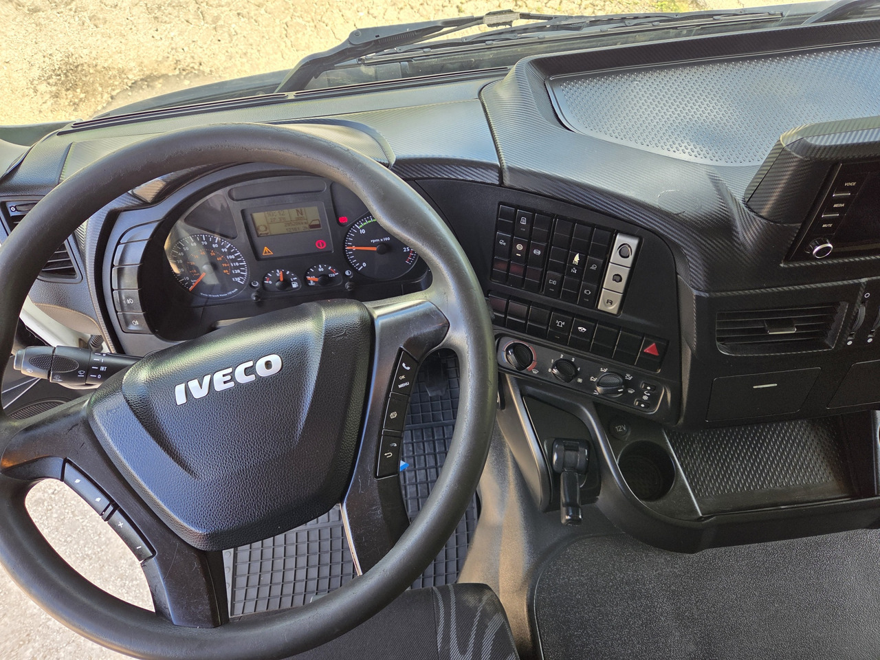 IVECO - Châssis cabine: photos 5 IVECO - Châssis cabine: photos 5
