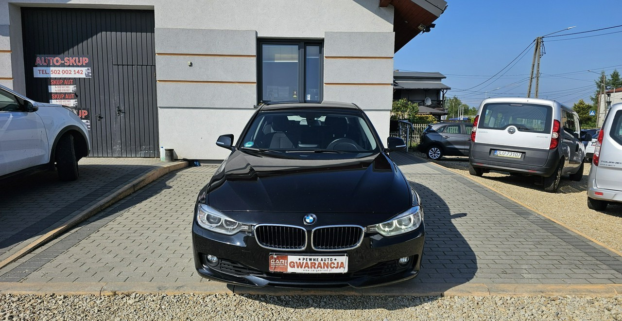BMW SERIA 3 V (F30/F31/F34) BMW SERIA 3 BMW 330D xDrive ładny stan 4x4 sedan - Voiture: photos 2 BMW SERIA 3 V (F30/F31/F34) BMW SERIA 3 BMW 330D xDrive ładny stan 4x4 sedan - Voiture: photos 2