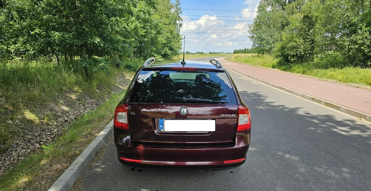 Skoda Octavia II bogate wyposażenie *niski przebieg*FV vat 23%* - Voiture: photos 5 Skoda Octavia II bogate wyposażenie *niski przebieg*FV vat 23%* - Voiture: photos 5