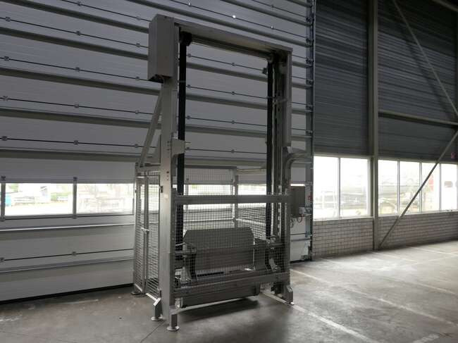 Lachnit lifter for palletboxes 322 L - Machine agroalimentaire: photos 4 Lachnit lifter for palletboxes 322 L - Machine agroalimentaire: photos 4