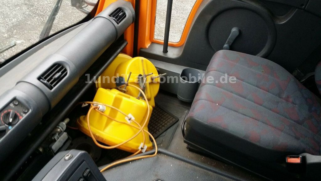 Véhicule de voirie/ Spécial Mercedes-Benz Unimog U 300 Kipper Zugmaschine Kommunalhydraulik U 500 400 U 300 Kipper Zugmaschine Kommunalhydraulik U 500 400: photos 15