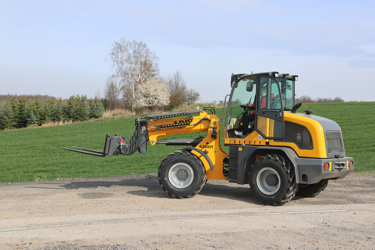 APS 2500 / T - Chargeuse sur pneus télescopique: photos 3 APS 2500 / T - Chargeuse sur pneus télescopique: photos 3