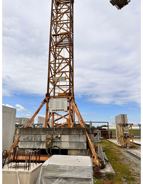 Liebherr 140EC-H10, 1993yom, 40jib, 23,5m huh - Grue à tour: photos 3 Liebherr 140EC-H10, 1993yom, 40jib, 23,5m huh - Grue à tour: photos 3