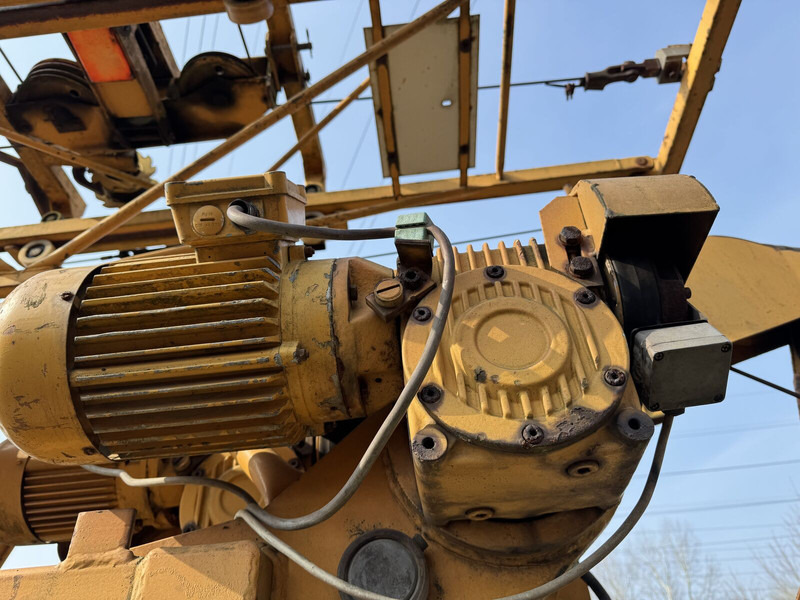 Liebherr 32K x2 in packet, 1993yom, cabin - Grue à montage rapide: photos 3 Liebherr 32K x2 in packet, 1993yom, cabin - Grue à montage rapide: photos 3