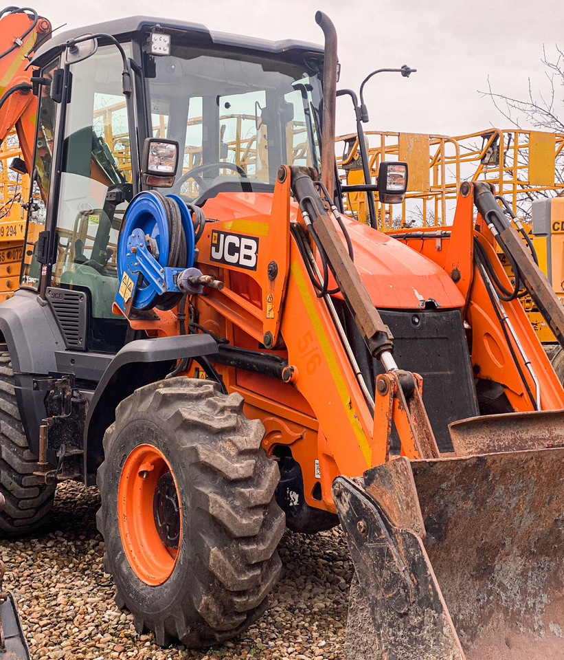 JCB 3CX Compact - Tractopelle: photos 1 JCB 3CX Compact - Tractopelle: photos 1