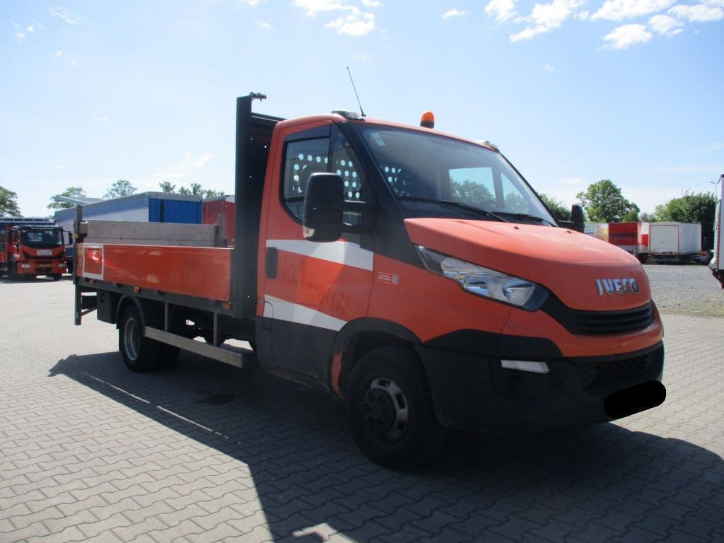 IVECO DAILY 35-140 - Utilitaire plateau: photos 2 IVECO DAILY 35-140 - Utilitaire plateau: photos 2
