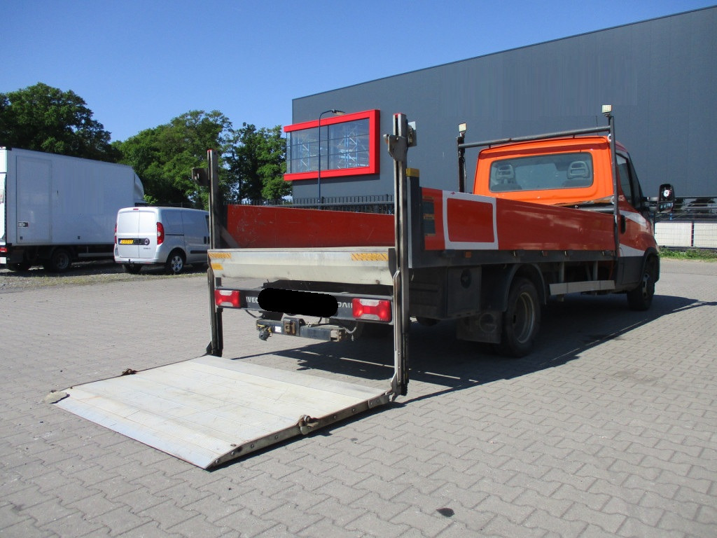 IVECO DAILY 35-140 - Utilitaire plateau: photos 4 IVECO DAILY 35-140 - Utilitaire plateau: photos 4