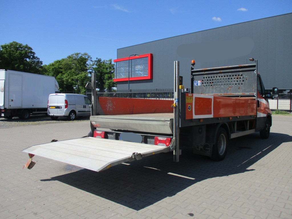 IVECO DAILY 35-140 - Utilitaire plateau: photos 5 IVECO DAILY 35-140 - Utilitaire plateau: photos 5
