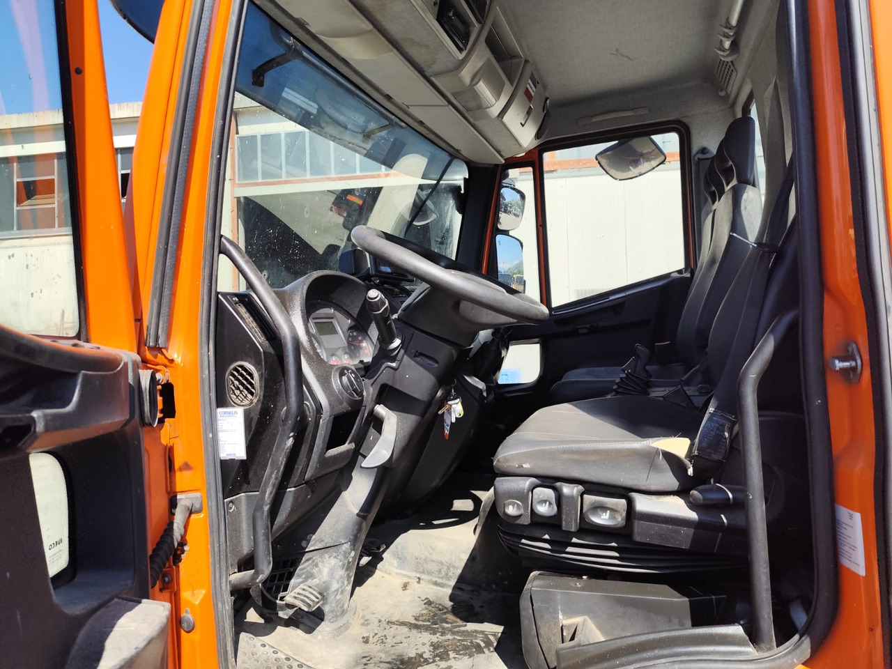 IVECO EUROCARGO 120-190L - Châssis cabine: photos 3 IVECO EUROCARGO 120-190L - Châssis cabine: photos 3