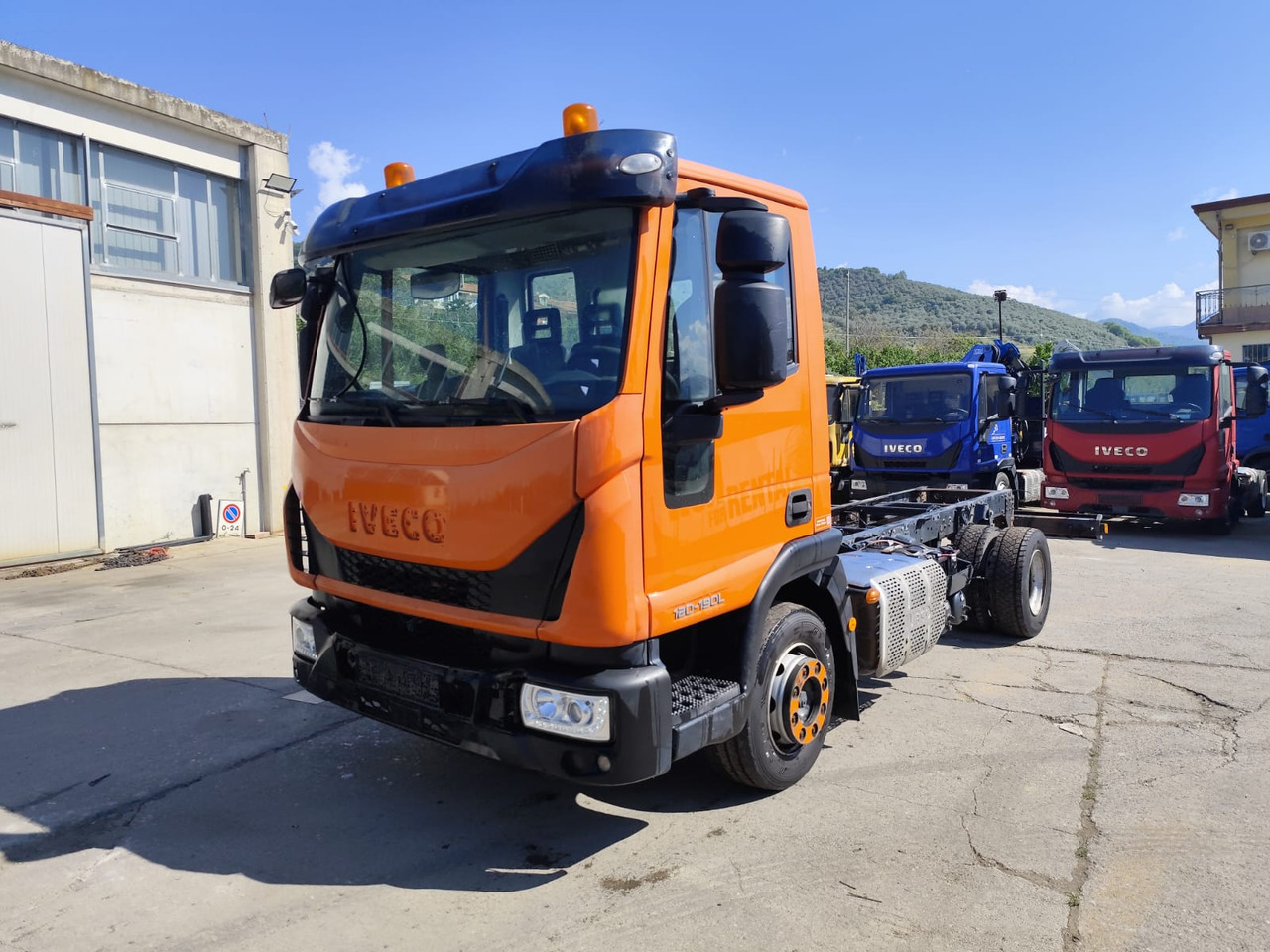 IVECO EUROCARGO 120-190L - Châssis cabine: photos 1 IVECO EUROCARGO 120-190L - Châssis cabine: photos 1