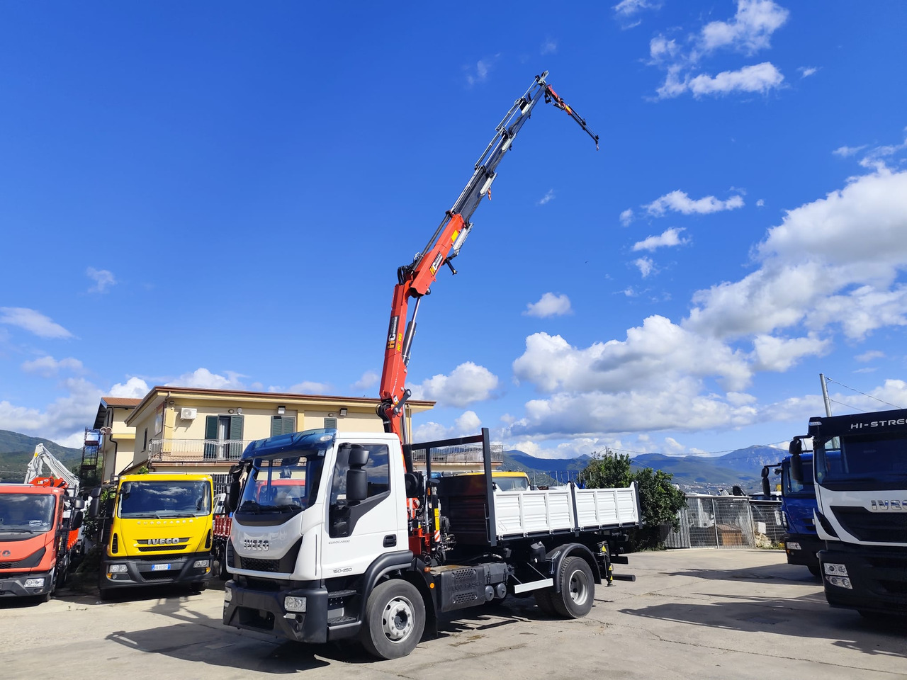 IVECO EUROCARGO 160-250 - Camion grue, Camion benne: photos 5 IVECO EUROCARGO 160-250 - Camion grue, Camion benne: photos 5