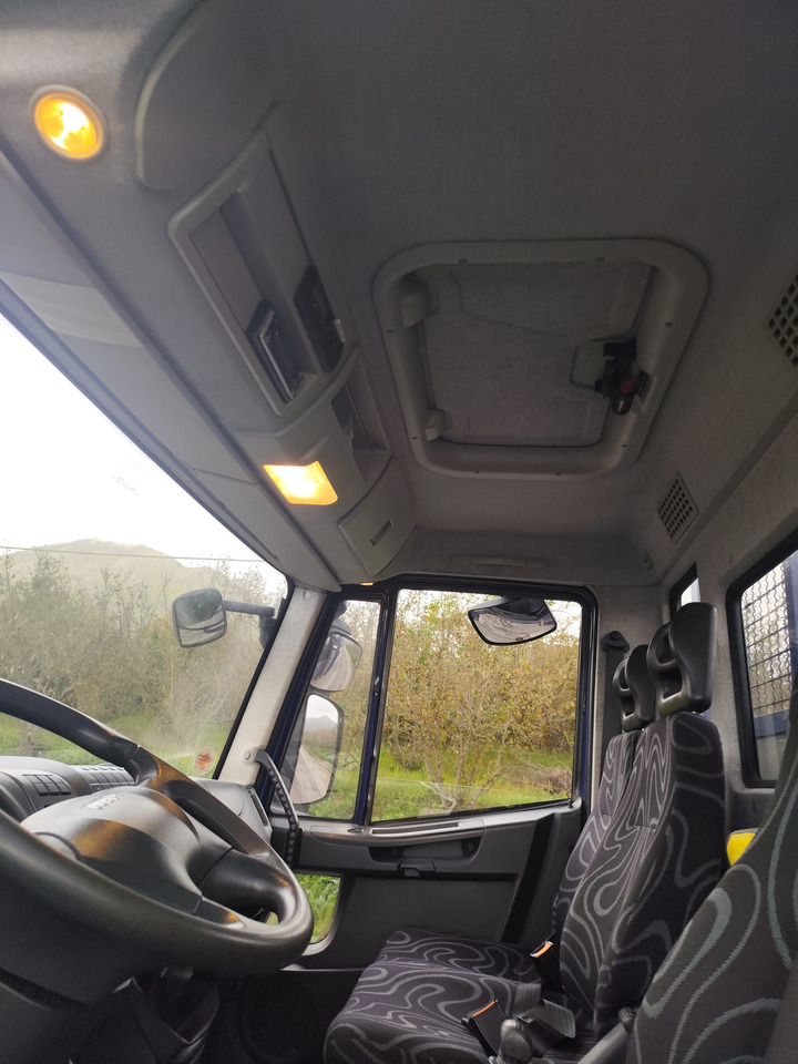 IVECO EUROCARGO 75E18 - Camion plateau: photos 4 IVECO EUROCARGO 75E18 - Camion plateau: photos 4