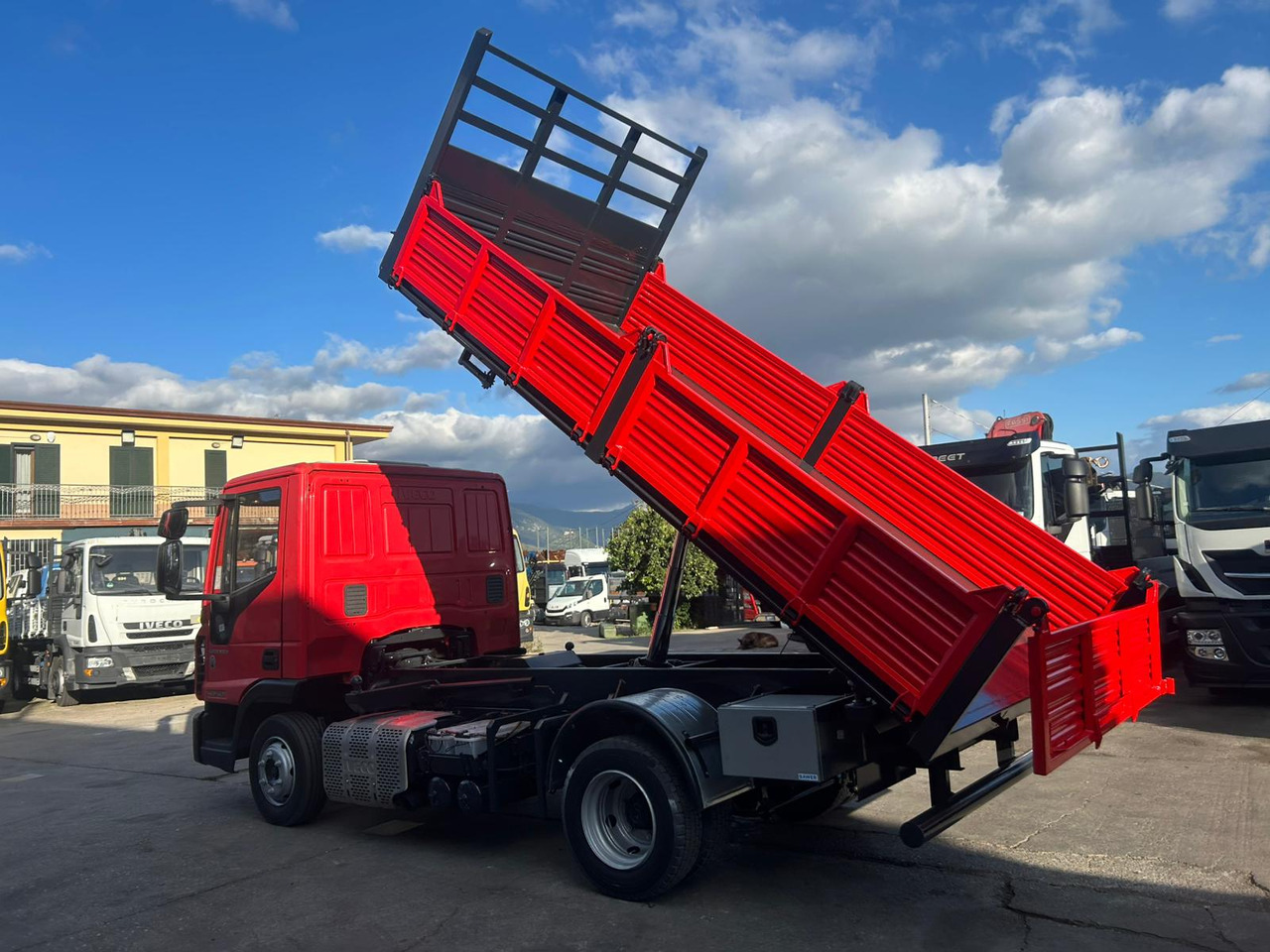 Camion benne IVECO EUROCARGO 80-190: photos 35