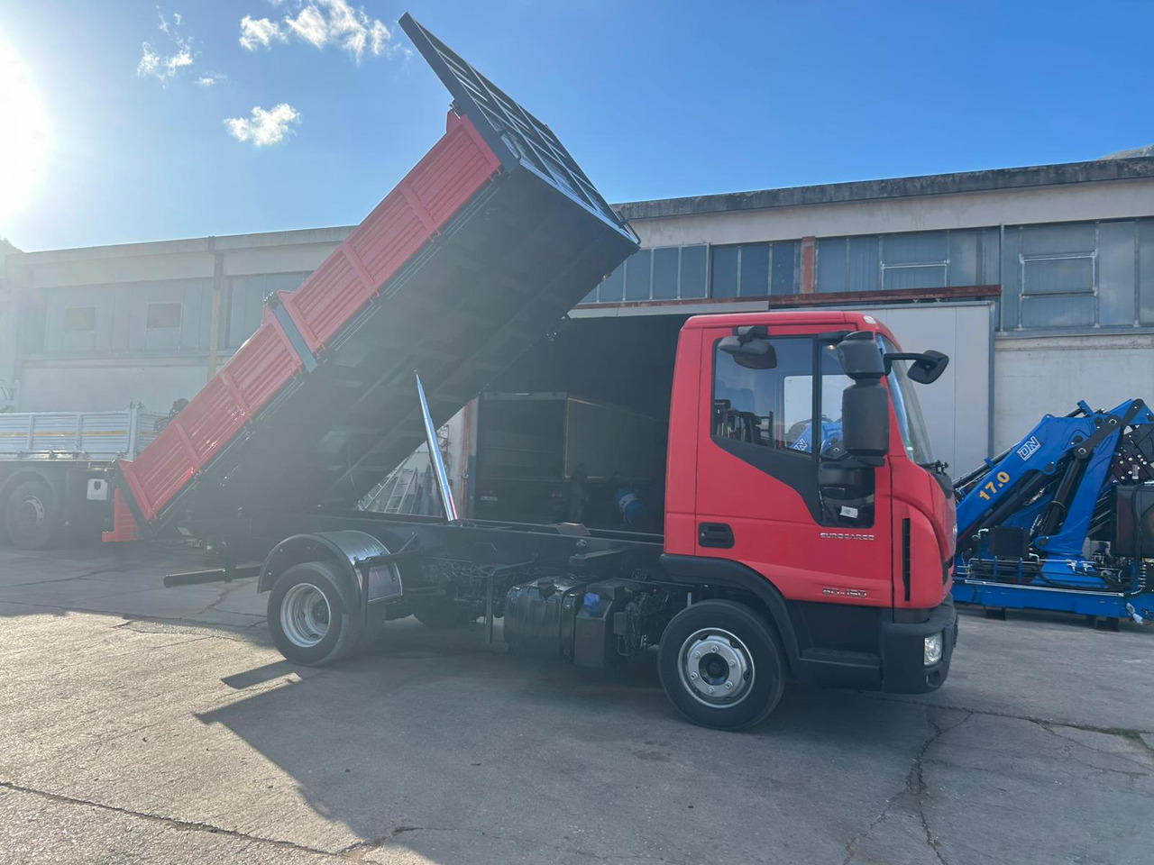 Camion benne IVECO EUROCARGO 80-190: photos 28