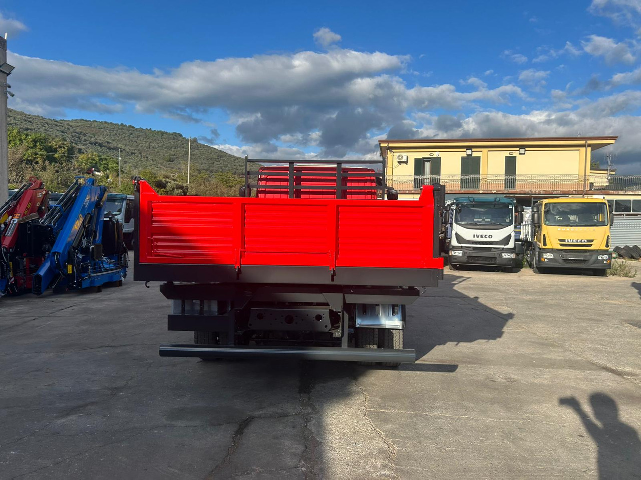 Camion benne IVECO EUROCARGO 80-190: photos 18