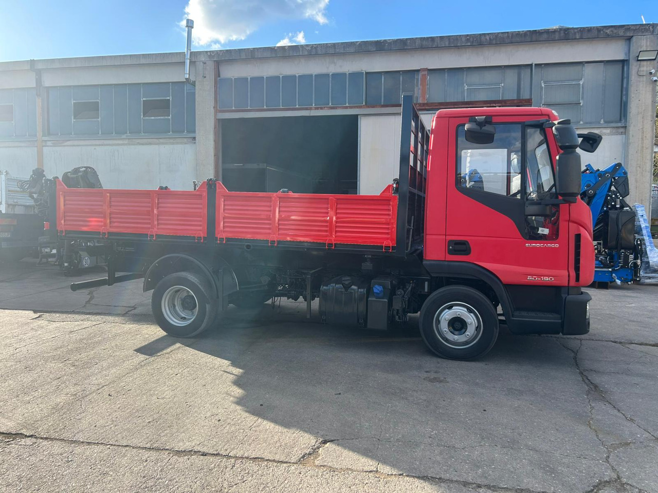 Camion benne IVECO EUROCARGO 80-190: photos 17