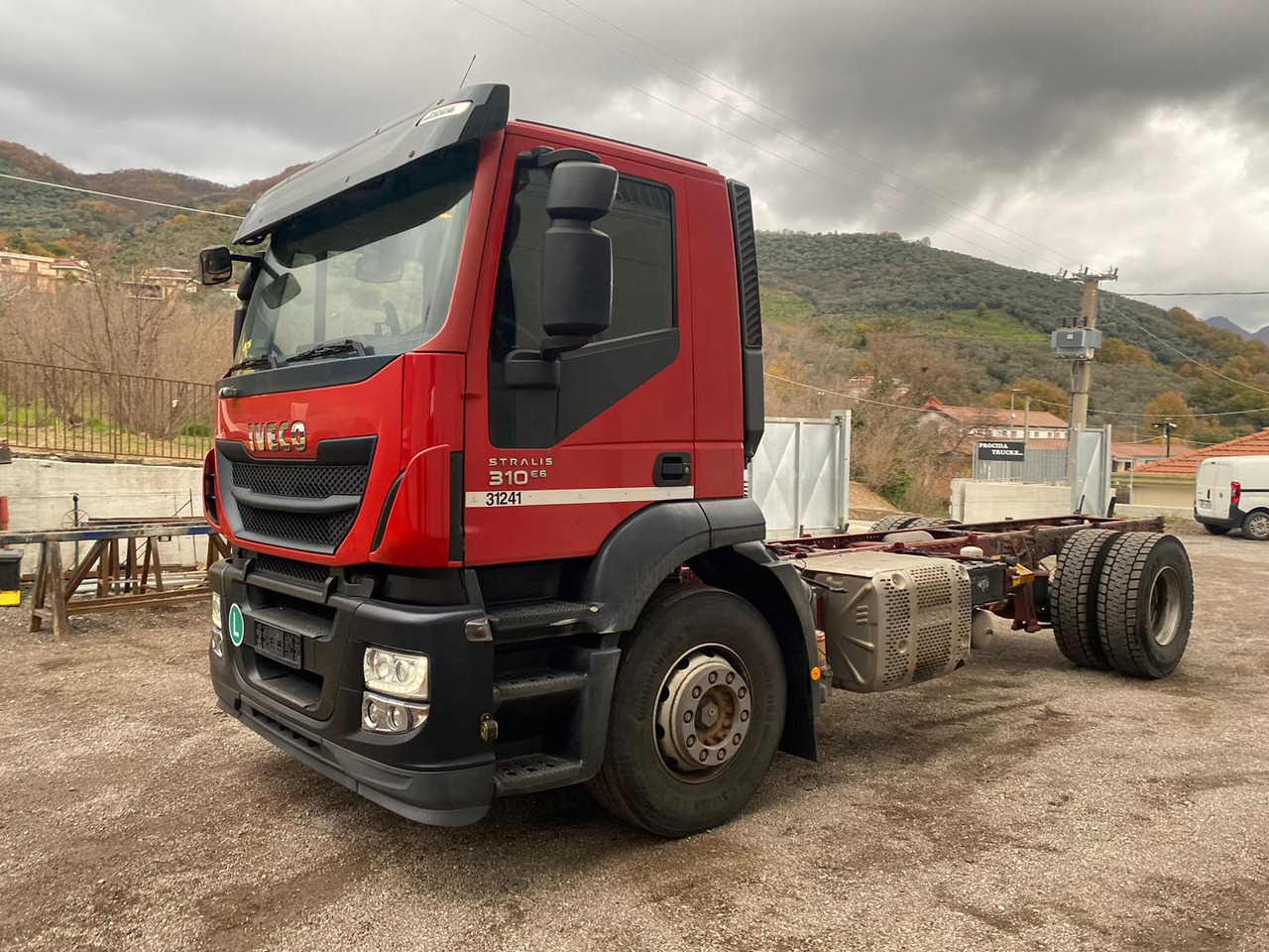 IVECO STRALIS 190S31 - Châssis cabine: photos 1 IVECO STRALIS 190S31 - Châssis cabine: photos 1