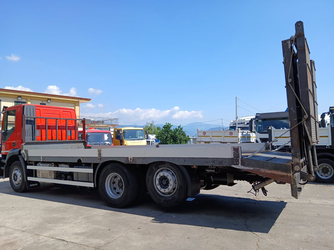 Camion plateau IVECO STRALIS 260S40: photos 22